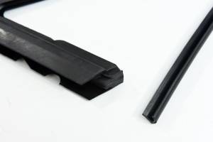 Auto City Classic - 1965-1968 GM Convertible and Hardtop Vent Seals V3405/3406G - Image 3