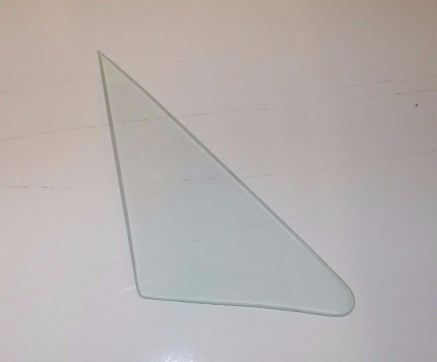 1942 , 1946-1948 Buick / Cadillac / Oldsmobile Rear Vent Glass V2665S